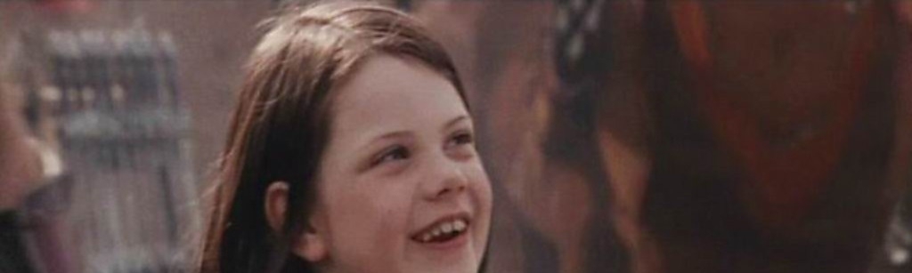 Fas De Georgie Henley
