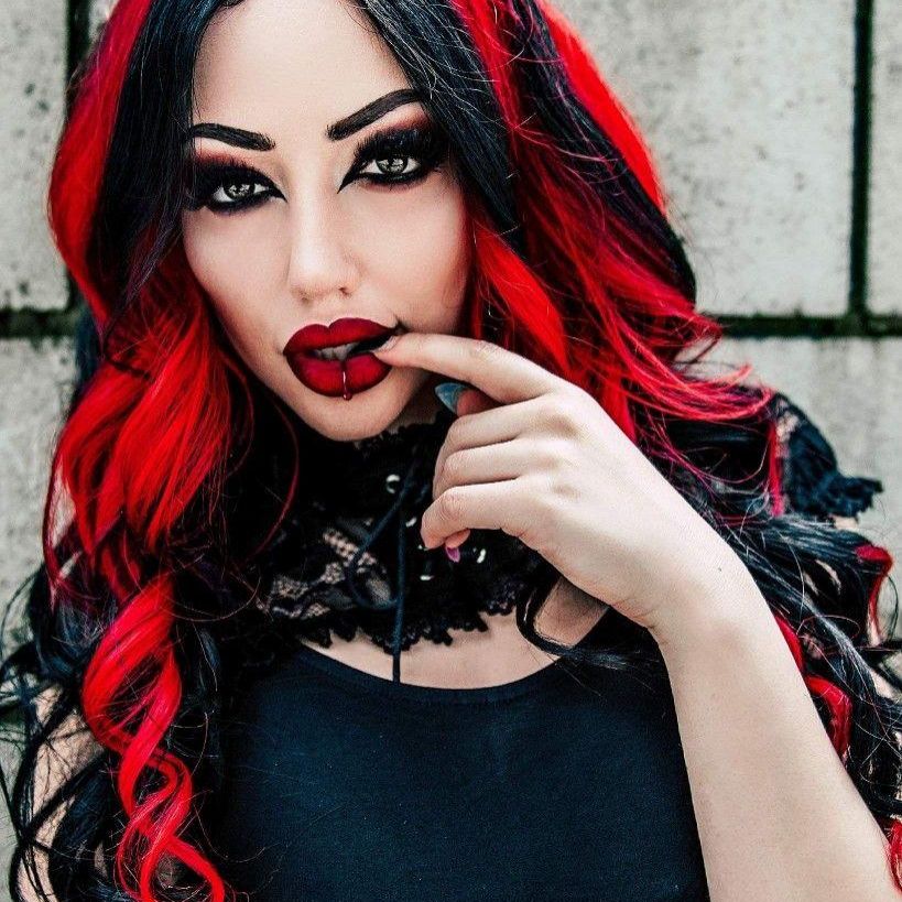 (Bruxinha) Emy Rafaella Carvalho