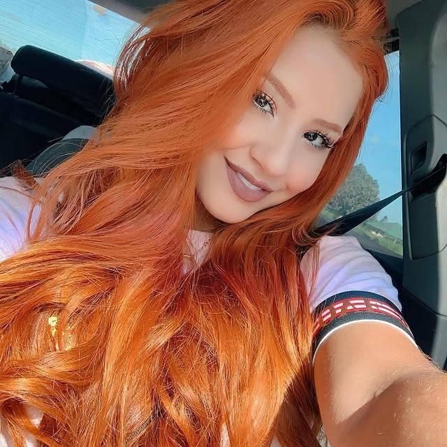 (Bruxinha) Emy Rafaella Carvalho